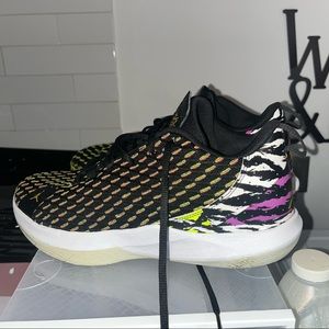 JORDAN CP3 XII OVO Jekyll & Hyde